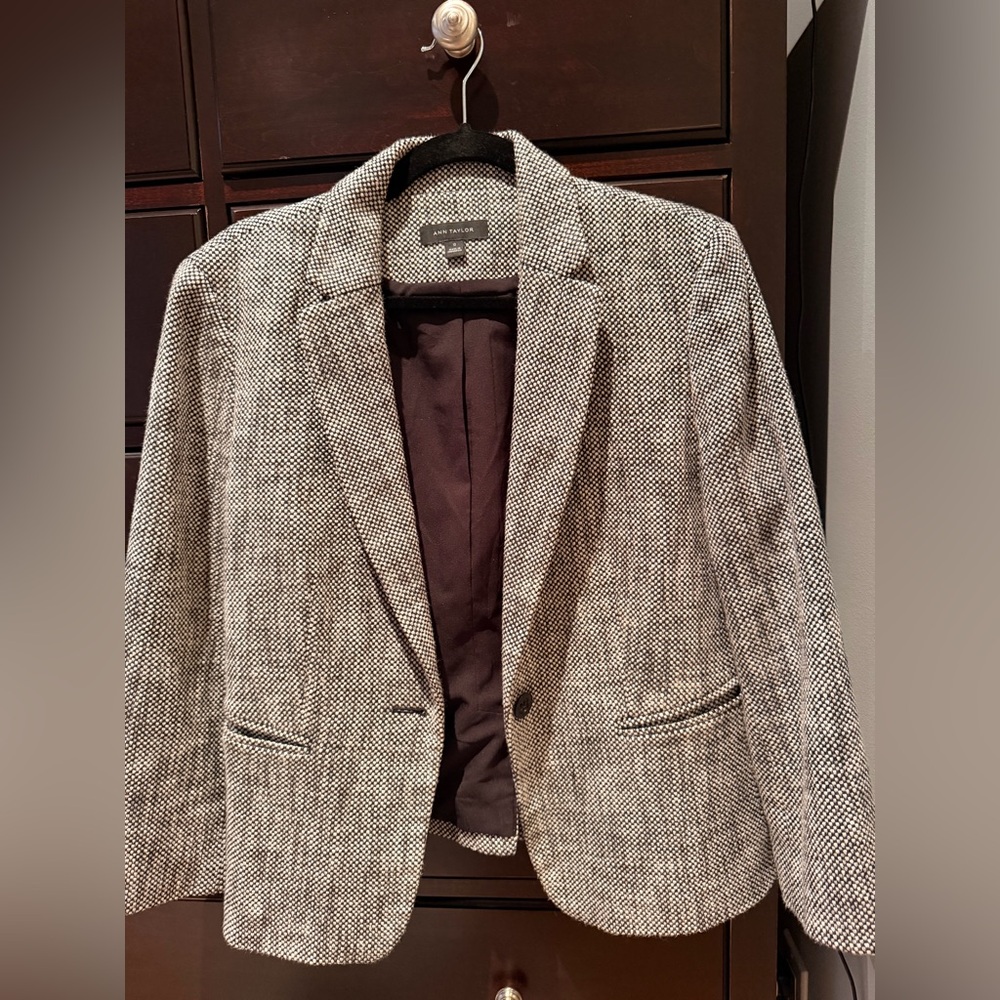 Ann Taylor Blazer: Size 12